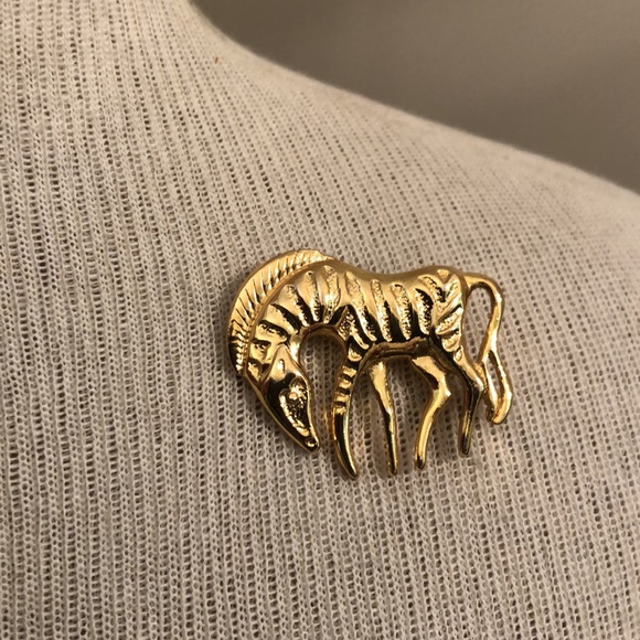 Vintage Goldtone Zebra Pin Animal Safari - Picture 5 of 12